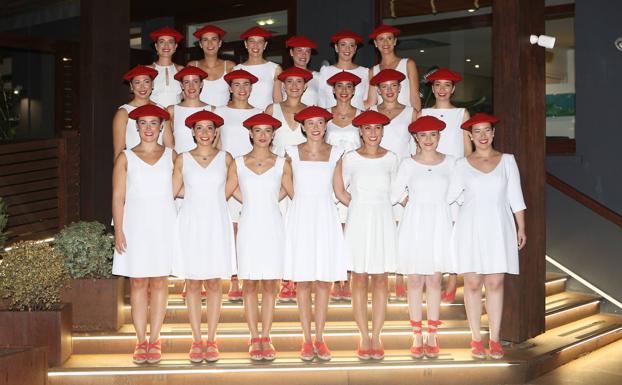 Las cantineras reciben el calor de los hondarribiarras