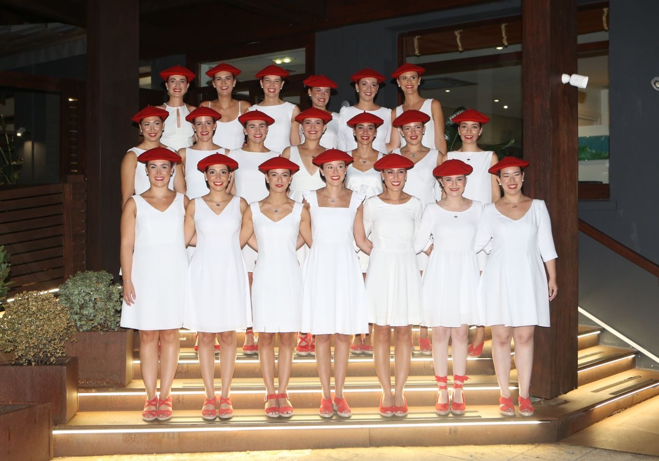 Las cantineras reciben el calor de los hondarribiarras