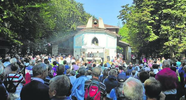 Kizkitzako eguna ospatzen dute gaur itsasoarrek, erromeria eta bazkariarekin