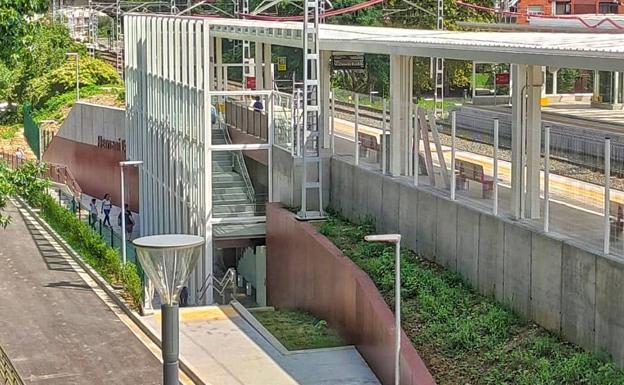 Hernani estrena nueva estación de tren tras 18 meses de obras