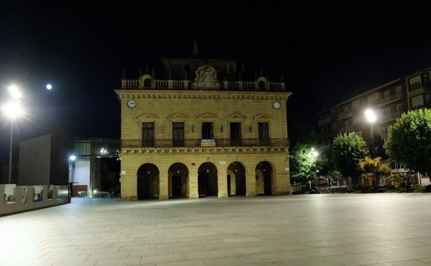 Podemos-IU apunta que la congelación de tasas e impuestos «es el primer paso»