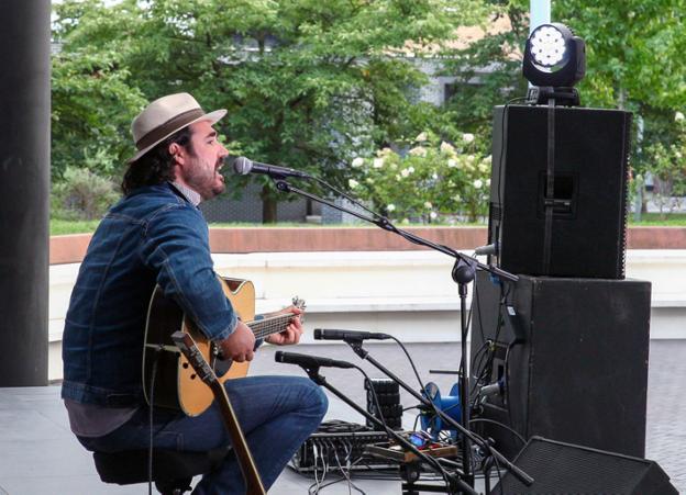 Elaia Díaz y June Montero pondrán el día 16 el broche final a los conciertos acústicos