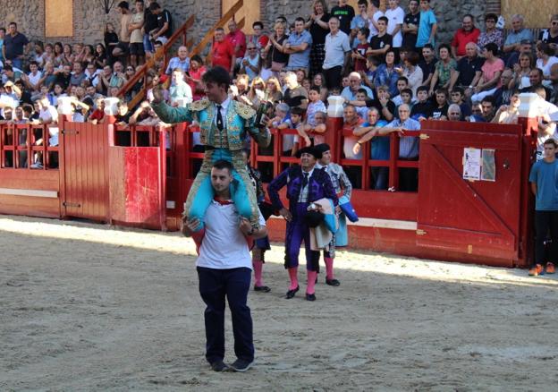 Festak jarraitzen du Zestoan