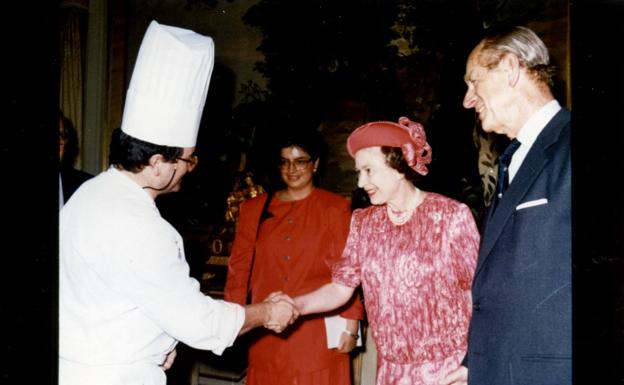 El día que Isabel II probó la merluza de Juan Mari Arzak: «Me dijo que no había comido una mejor»