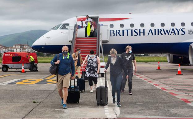 El aeropuerto de Hondarribia hace el agosto con 42.231 viajeros, un 77% más que en prepandemia