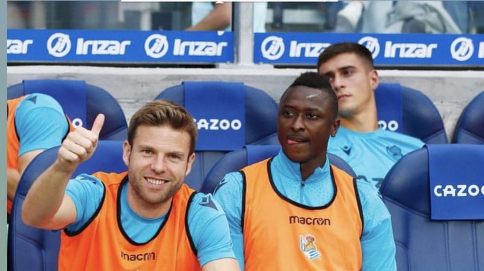 La baja de Sadiq abre la puerta a Carlos Fernández y Karrikaburu