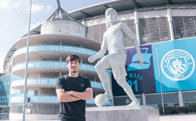 El día en el que David Silva conoció su estatua