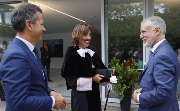 Urkullu defiende hacer la futura Ley de Educación «entre todos» porque está asentada en el pacto