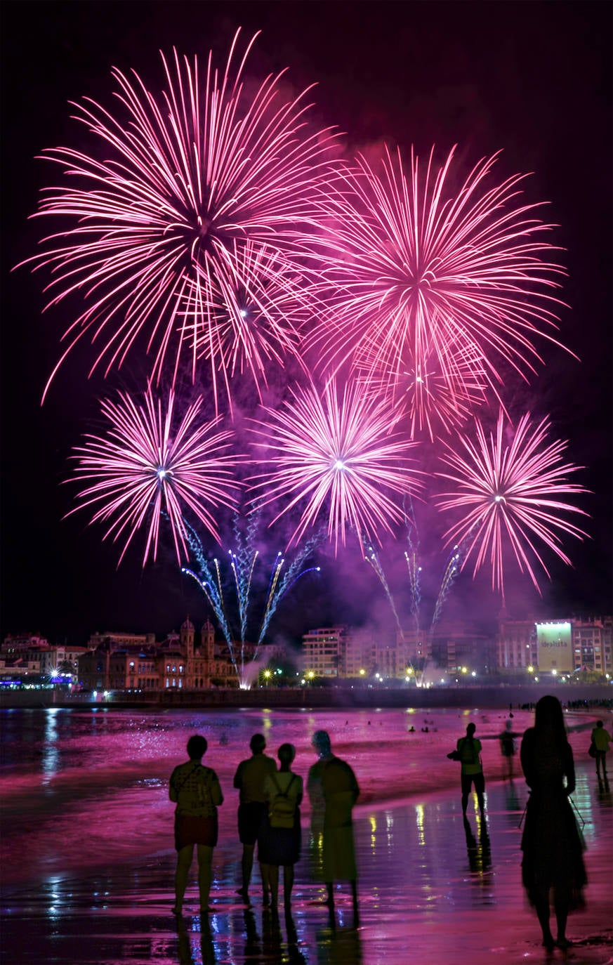 Carlos Lecube Alberdi gana el VI Concurso fotográfico de Fuegos Artificiales