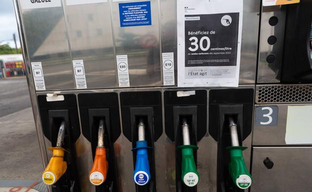 Francia aplica un descuento de 30 céntimos por litro. ¿Es más barato repostar allí que en Gipuzkoa?