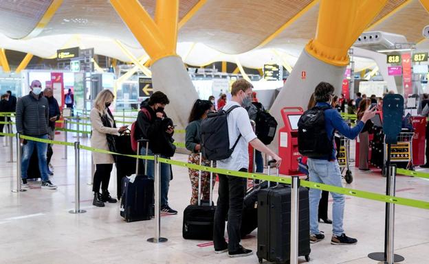 España elimina el control sanitario en los aeropuertos para viajeros de otros países