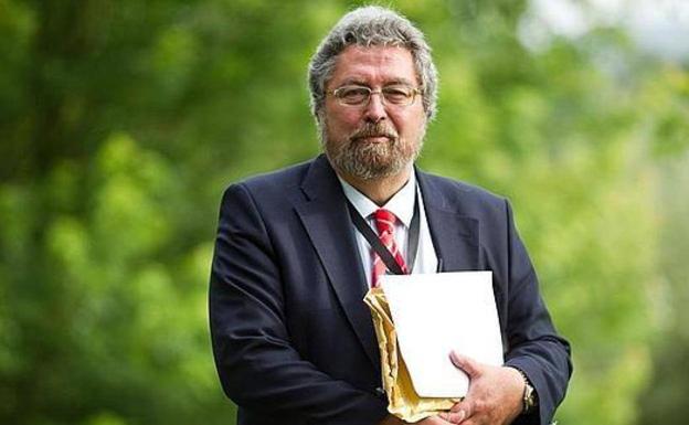 Inés Ibáñez de Maeztu sustituye de forma temporal a Manuel Lezertua