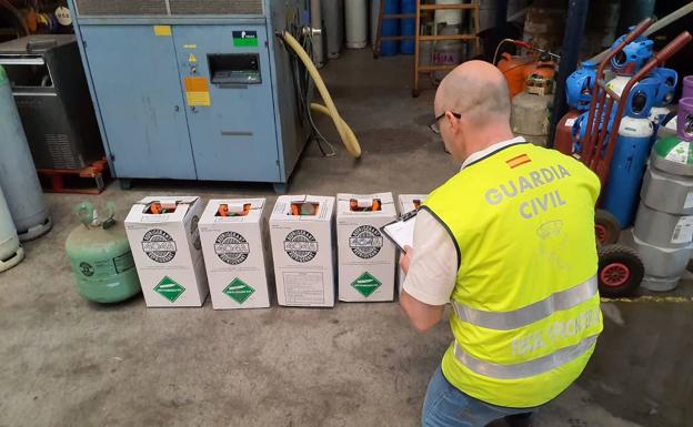 Precintan 22 botellas de gas fluorado en la primera operación por infracciones fiscales en Gipuzkoa