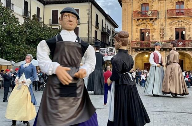 Un 'gigantesco' maratón de aperitivos festivos