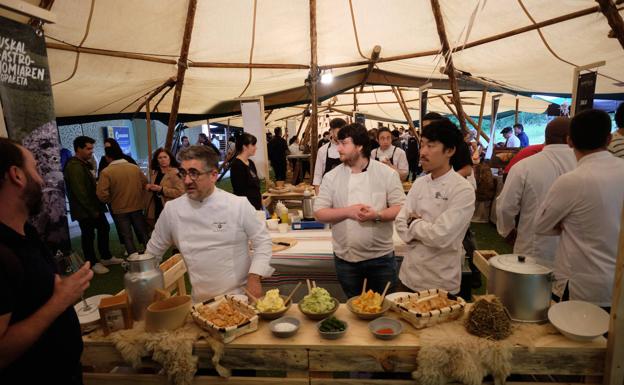 La 'azoka' de la nueva generación para la fiesta de la cocina