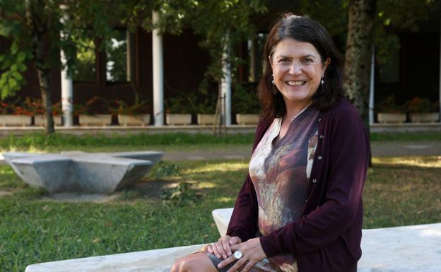 «Dos horas de clases de inglés a la semana en los colegios es muy poco para obtener buenos resultados»