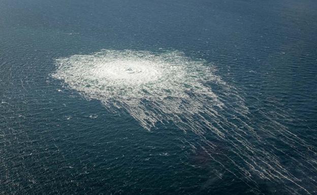 Image of gas bubbles breaking up in the Baltic Sea. 