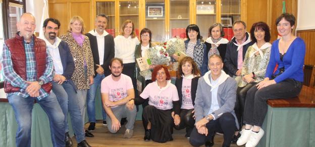 Los urnietarras celebraron bajo las lluvia los actos en el día de San Miguel