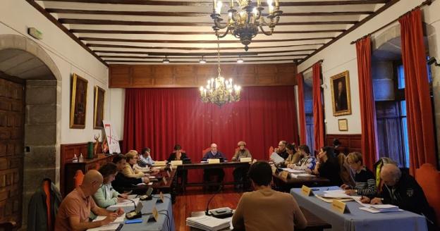 Se congelarán las tasas e impuestos y se bonificará el IBI por instalar placas solares