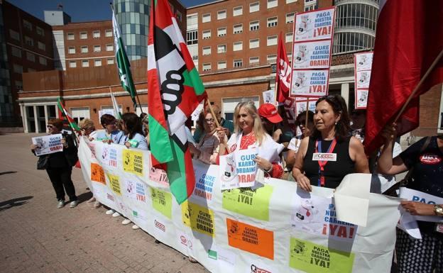 Osakidetza abonará en octubre 300 millones en pluses por la carrera profesional a 27.567 sanitarios