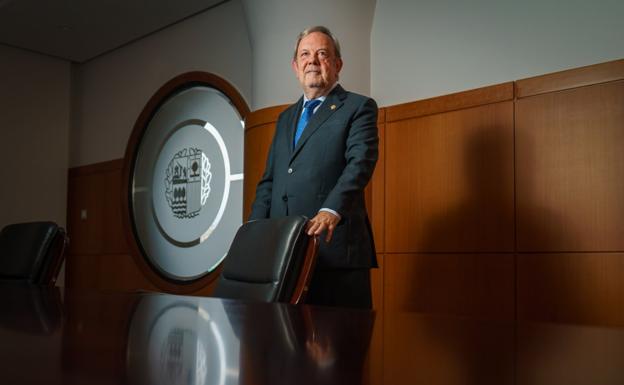 «Bajar hoy los impuestos en Euskadi no es responsable»