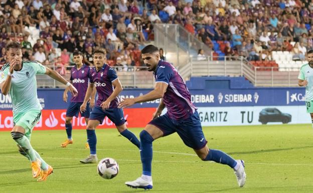 Garitano, con las dudas de Berrocal, Aketxe y Chema Rodríguez para recibir al Mirandés