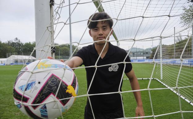 Take Kubo: «Los compañeros y el míster son los que me están haciendo bueno»