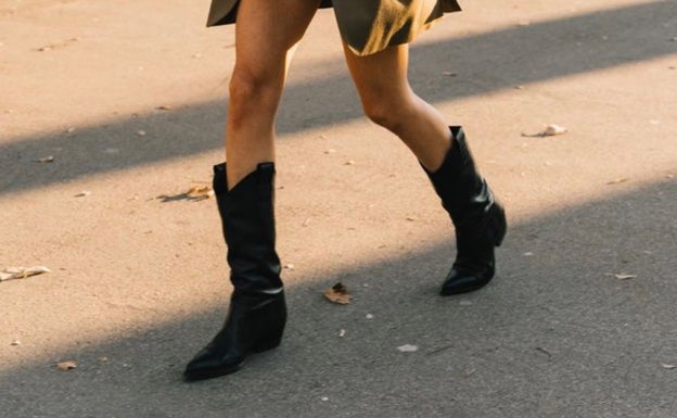 Las botas camperas, un complemento irresistible para tus vestidos