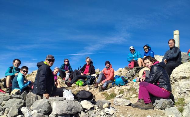 El CD Eibar y Morkaiko Mendi Taldea en las cimas de los Montes de Palencia