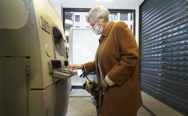 Luz verde a instalar cajeros de 'marca blanca' en pueblos de más de 500 habitantes sin servicio bancario