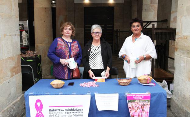 Katxalin reclama un gesto solidario ante el cáncer de mama y ginecológico