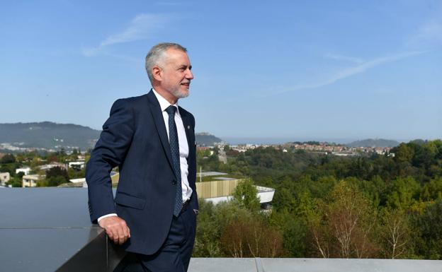 «Tenemos bases sólidas para hacer frente a una recesión»