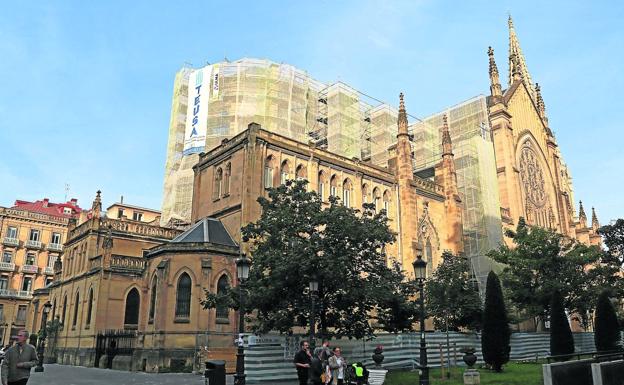 La reforma de la fachada este del Buen Pastor durará un año y costará 1,9 millones de euros