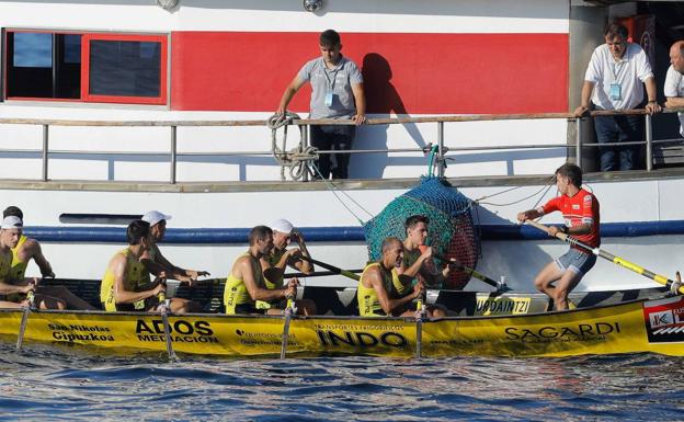 Las traineras guipuzcoanas comienzan la reestructuración de sus plantillas