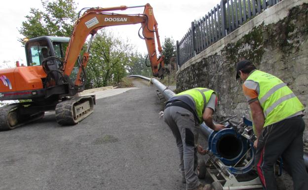 Cortarán el agua durante 12 horas el lunes para conectar el bypass de 750 metros que sorteará la fuga de la conducción general
