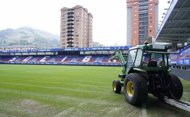 El terreno de Ipurua ha sido sometido a las labores de mantenimiento