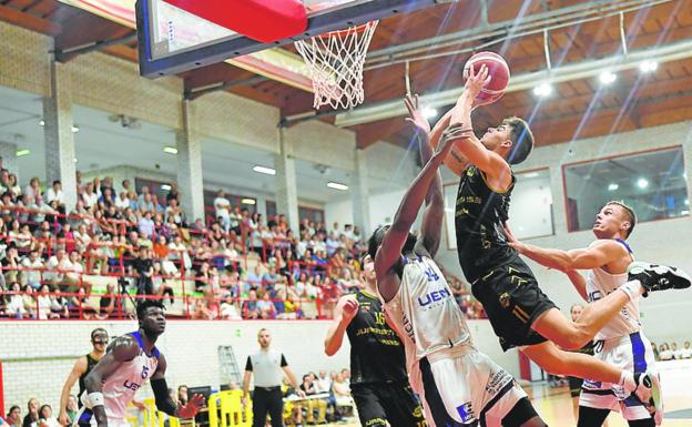 El Juaristi progresa adecuadamente, pero no le da todavía para ganar