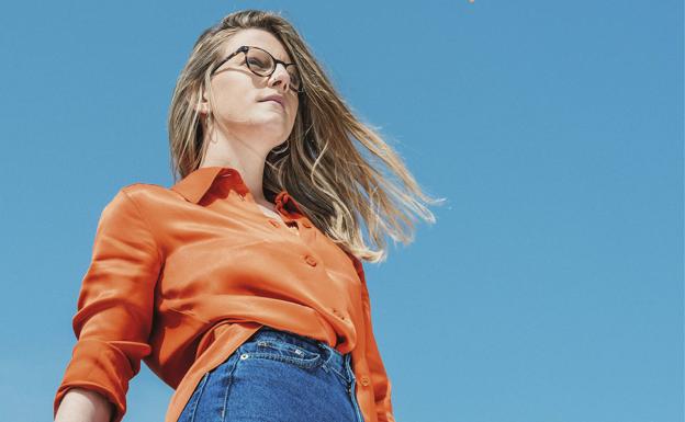 'Hitzekin jolasean', Esti Markezen bakarkako lehen diskoa