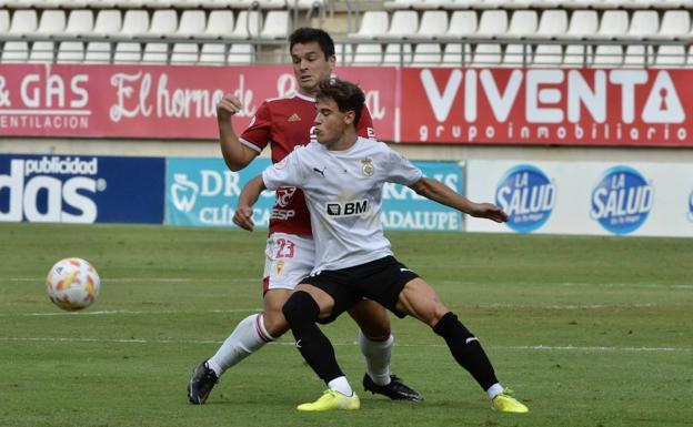 Irazusta salva un punto en Murcia para un Real Unión que acabó con diez