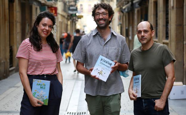 Bi ahate lotsagabe, untxi txiki bat eta nortasun handiko txakurra