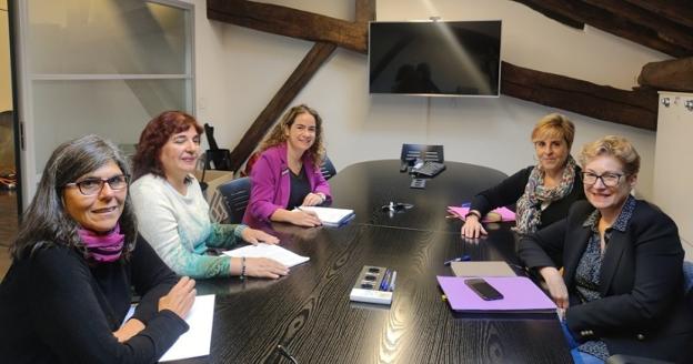 Conversatorio 'Mujeres que Vuelan con Proyectos' este martes en Elkargunea