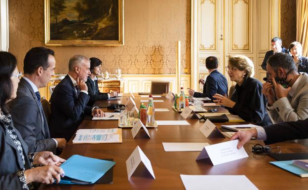 Urkullu solicita en París al Gobierno francés la reapertura de los puestos fronterizos cerrados desde la pandemia del Covid