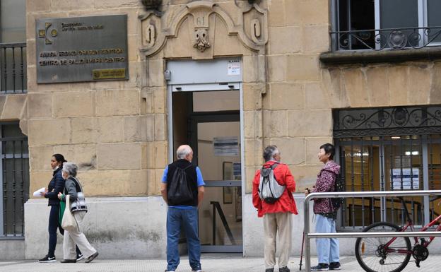 El Covid sigue minando a Osakidetza: cerca de 2.000 profesionales de baja solo esta semana