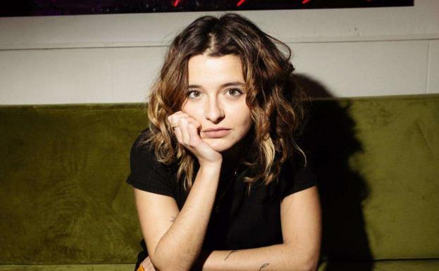 Hurrengo diskoaren aurrerapena zabaldu du Sara Azurzak