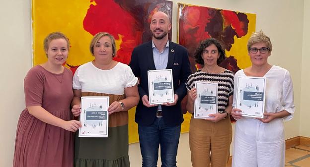 Una guía de recursos dará a conocer los servicios y ayudas a personas mayores