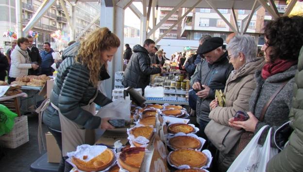 Establecen normas para ordenar los puestos de la feria de Santamasak
