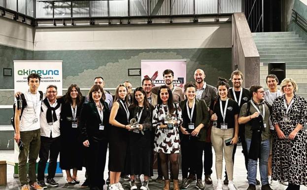 Los premios On Ekin quedan adjudicados a un coaching con caballos y a un reciclaje de resina