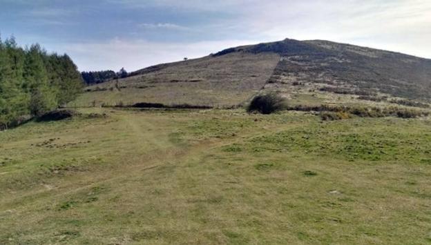 Bilera informatiboa egin dute Udalak eta Capital Energy enpresak