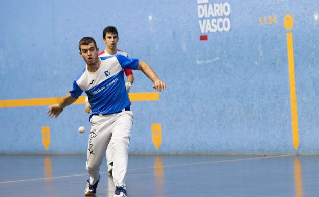 Ekain Lizeaga se lleva el triunfo y el queso