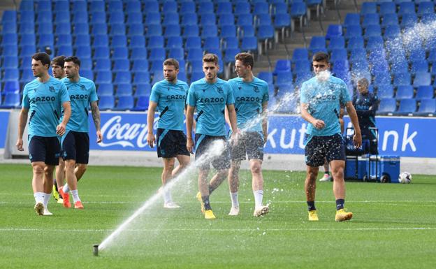 Imanol solo recupera a Álex Sola para medirse mañana al Manchester